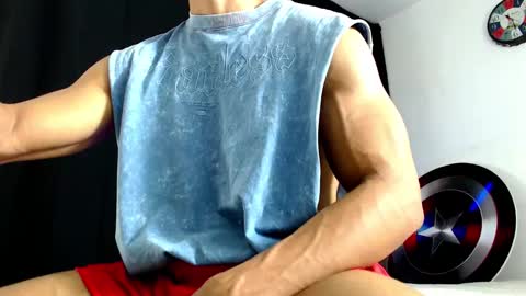 Instagram miguelangel1802  online show from November 30, 6:45 pm