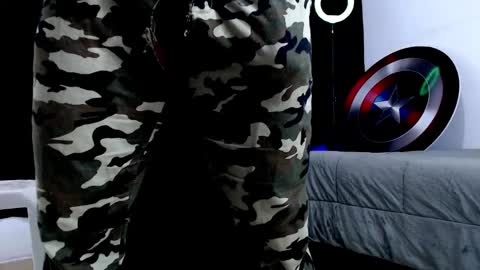 Instagram miguelangel1802  online show from January 7, 4:53 pm