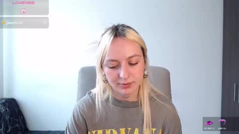 Snapshot of anttoniia chatting on December 13, 6:59 pm Antonia online show from December 13, 6:59 pm