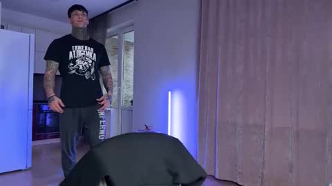 Tom online show from March 2, 5:19 am