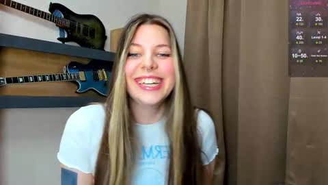 Snapshot of anya_seven chatting on September 27, 6:35 pm Anya online show from September 27, 6:35 pm