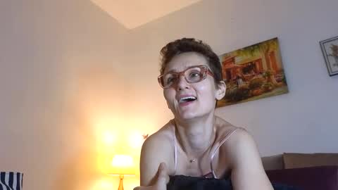 Snapshot of anyaros chatting on February 17, 10:05 pm Anyaros online show from February 17, 10:05 pm