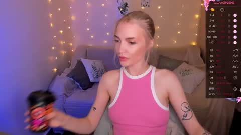 Snapshot of anyataylorr chatting on September 10, 2:22 am Anya online show from September 10, 2:22 am