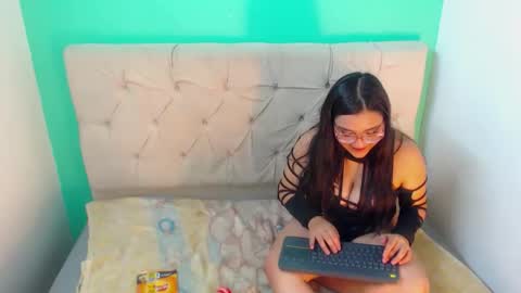 Snapshot of anyeladonemar chatting on May 12, 9:56 pm anyeladonemar online show from May 12, 9:56 pm