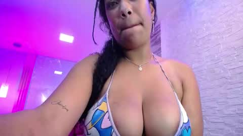 Snapshot of anyelaevansx chatting on January 24, 4:49 pm Anyela online show from January 24, 4:49 pm