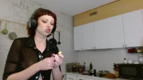 Lila online show from November 13, 11:58 pm