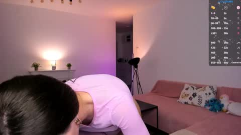 Anysa Smith online show from March 7, 9:45 pm