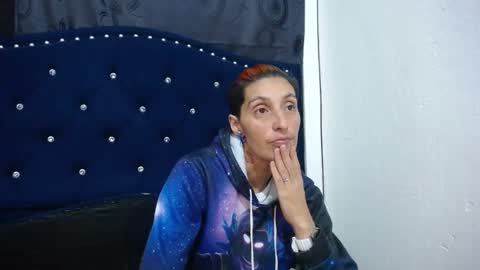 Snapshot of anyu_1306 chatting on December 11, 10:25 am anyu online show from December 11, 10:25 am