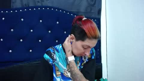 Snapshot of anyu_1306 chatting on December 12, 7:19 am anyu online show from December 12, 7:19 am