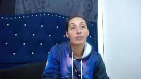 Snapshot of anyu_1306 chatting on December 16, 4:34 am anyu online show from December 16, 4:34 am