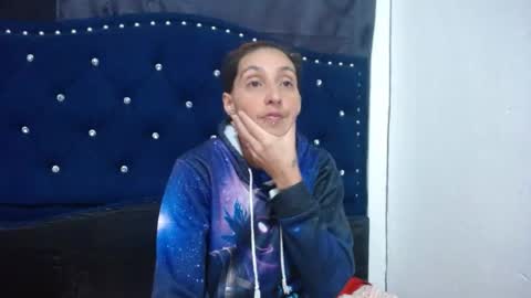 Snapshot of anyu_1306 chatting on December 19, 11:18 am anyu online show from December 19, 11:18 am