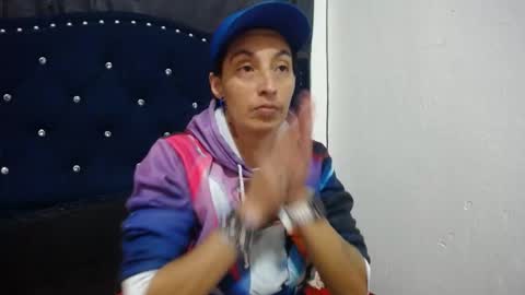 Snapshot of anyu_1306 chatting on December 28, 9:52 am anyu online show from December 28, 9:52 am