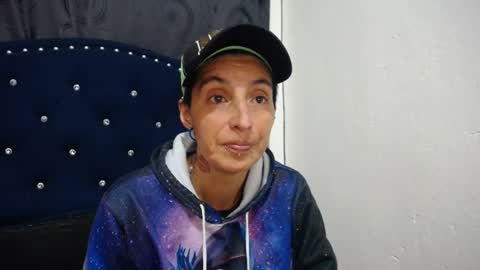 Snapshot of anyu_1306 chatting on January 4, 4:55 am anyu online show from January 4, 4:55 am