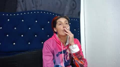 Snapshot of anyu_1306 chatting on January 5, 3:43 am anyu online show from January 5, 3:43 am