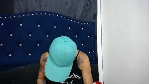 Snapshot of anyu_1306 chatting on February 3, 12:58 am anyu online show from February 3, 12:58 am