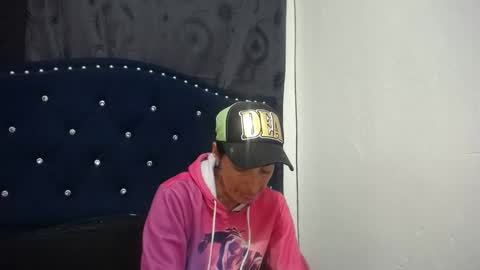 Snapshot of anyu_1306 chatting on February 5, 3:55 am anyu online show from February 5, 3:55 am