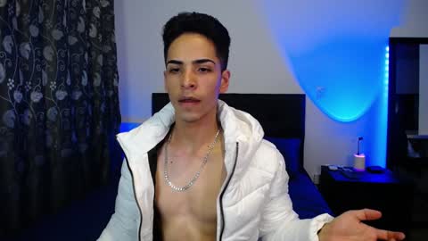 Snapshot of aodaboyy chatting on January 2, 12:02 am aodaboy online show from January 2, 12:02 am