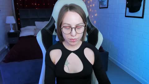 APHEX QUEEN online show from January 12, 1:05 pm