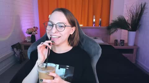 APHEX QUEEN online show from January 14, 9:24 am