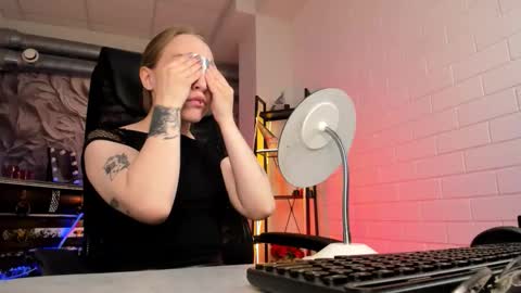 APHEX QUEEN online show from September 12, 9:09 am