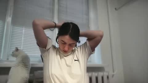 aphr0dite22 online show from April 7, 8:04 am