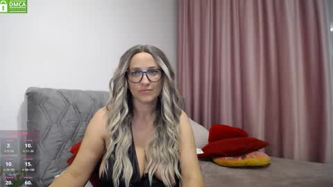 Sarah online show from September 21, 11:50 pm