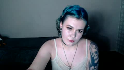 Snapshot of aphrodite_2005 chatting on June 17, 8:32 pm Aphrodite online show from June 17, 8:32 pm