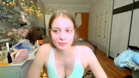 Snapshot of aphrodite_wow_ chatting on April 30, 2:23 pm Aphrodite online show from April 30, 2:23 pm