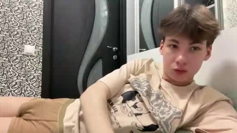 Snapshot of aplant_ chatting on October 22, 10:42 pm aplant_ online show from October 22, 10:42 pm