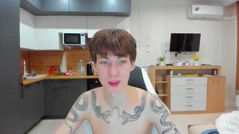 Snapshot of aplant_ chatting on March 15, 7:20 pm aplant_ online show from March 15, 7:20 pm