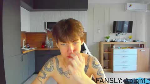 Snapshot of aplant_ chatting on March 28, 4:12 am aplant_ online show from March 28, 4:12 am