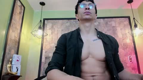 Snapshot of apolo_crus chatting on October 6, 3:37 am apolo_crus online show from October 6, 3:37 am