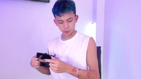Snapshot of apolo_prince1 chatting on June 2, 7:49 pm Apolo online show from June 2, 7:49 pm