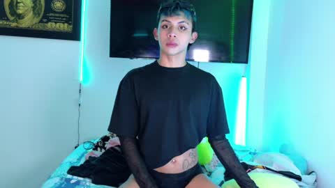 Snapshot of apolo_prince1 chatting on July 1, 10:42 pm Apolo online show from July 1, 10:42 pm