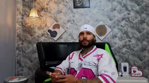 Snapshot of apolo_ryder chatting on March 29, 10:10 pm APOLO online show from March 29, 10:10 pm