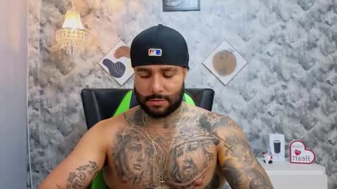 Snapshot of apolo_ryder chatting on March 30, 11:50 pm APOLO online show from March 30, 11:50 pm