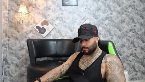 Snapshot of apolo_ryder chatting on April 1, 12:33 am APOLO online show from April 1, 12:33 am