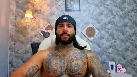 Snapshot of apolo_ryder chatting on April 10, 12:38 am APOLO online show from April 10, 12:38 am