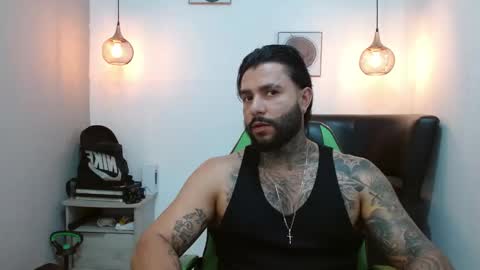 Snapshot of apolo_ryder chatting on April 27, 10:41 pm APOLO online show from April 27, 10:41 pm