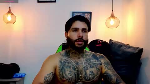 Snapshot of apolo_ryder chatting on May 19, 11:33 pm APOLO online show from May 19, 11:33 pm