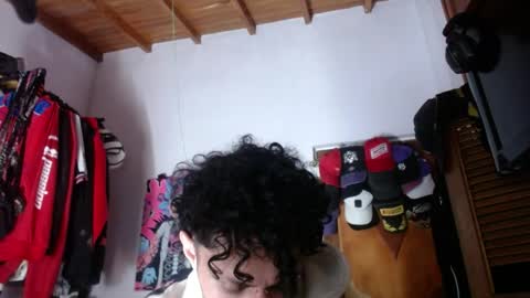 Snapshot of apolo_s chatting on June 10, 5:39 am Andres online show from June 10, 5:39 am