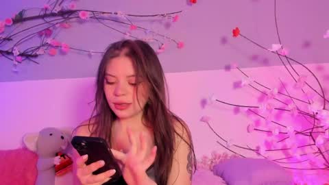 Snapshot of apple_of_pleasure chatting on May 17, 2:24 pm Lily online show from May 17, 2:24 pm