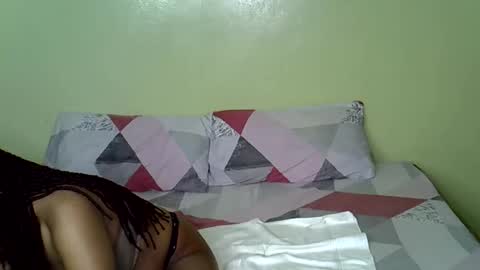 Snapshot of apple_queen24 chatting on February 27, 3:17 am Apple queen online show from February 27, 3:17 am