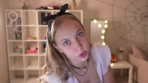  REYNA  my friend   online show from October 30, 2:18 pm