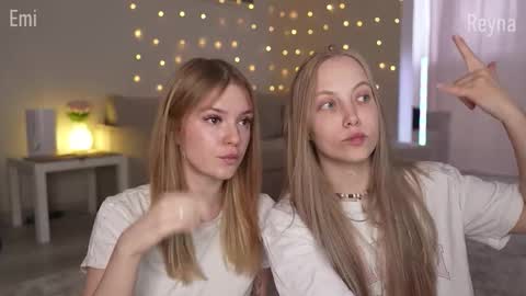 Snapshot of appr0ved_ chatting on March 1, 2:52 pm REYNA next stream is 11h of Feb online show from March 1, 2:52 pm