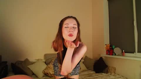 Snapshot of april_felicity chatting on April 22, 6:09 pm April online show from April 22, 6:09 pm