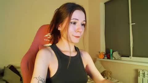 Snapshot of april_felicity chatting on May 1, 8:02 pm April online show from May 1, 8:02 pm