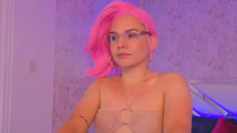 Isabella online show from May 27, 1:57 am