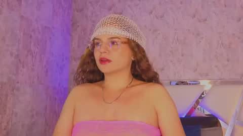 Isabella online show from June 26, 8:35 pm