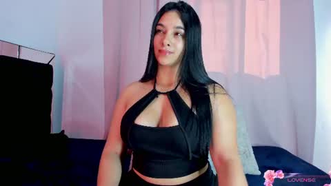 Snapshot of apriladamson_ chatting on June 12, 8:19 pm April online show from June 12, 8:19 pm